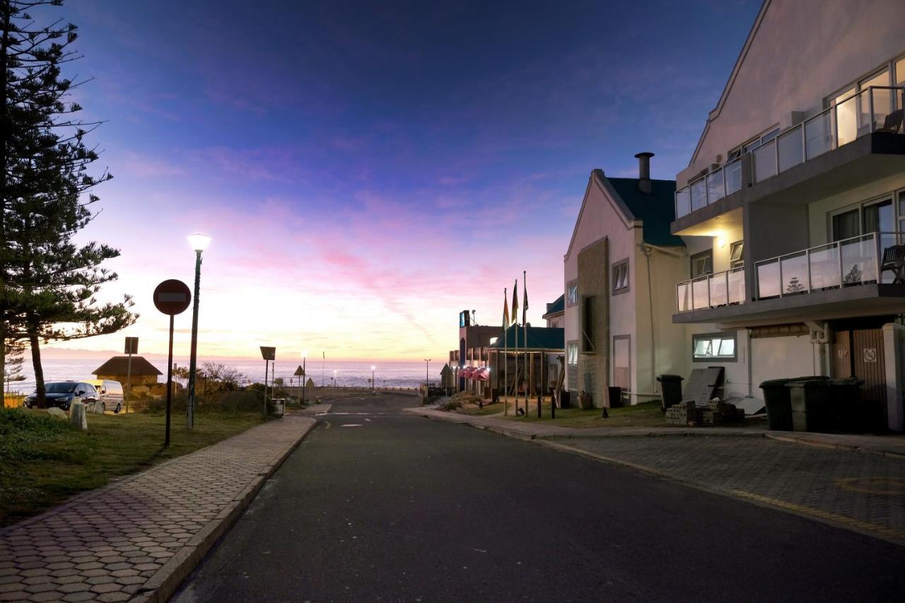The Point Hotel & Spa Mossel Bay Extérieur photo